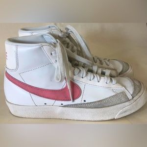 Women’s Pink and White Blazer Mid ‘77